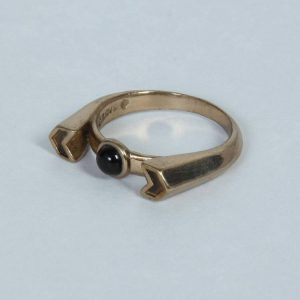 Chevron Reveal Ring Onyx